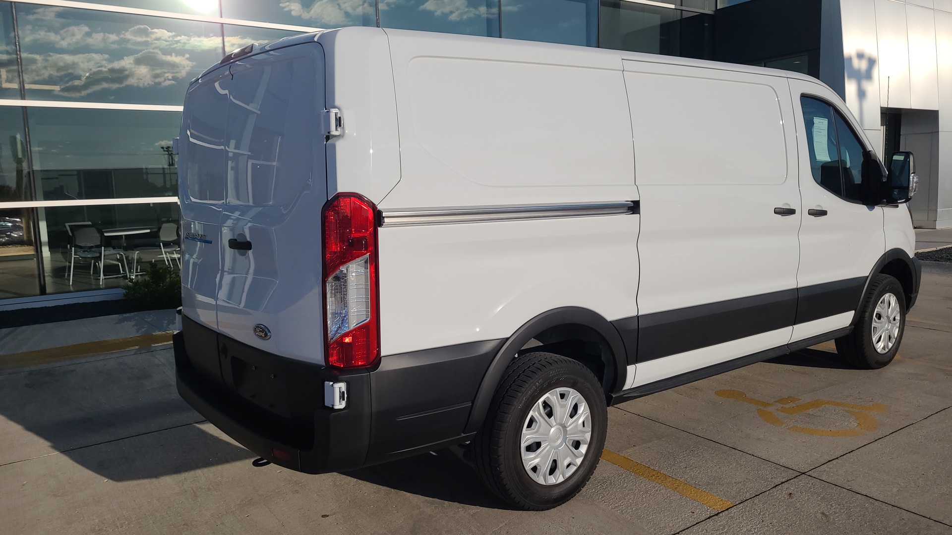 2023 Ford E-Transit-350 Base 3