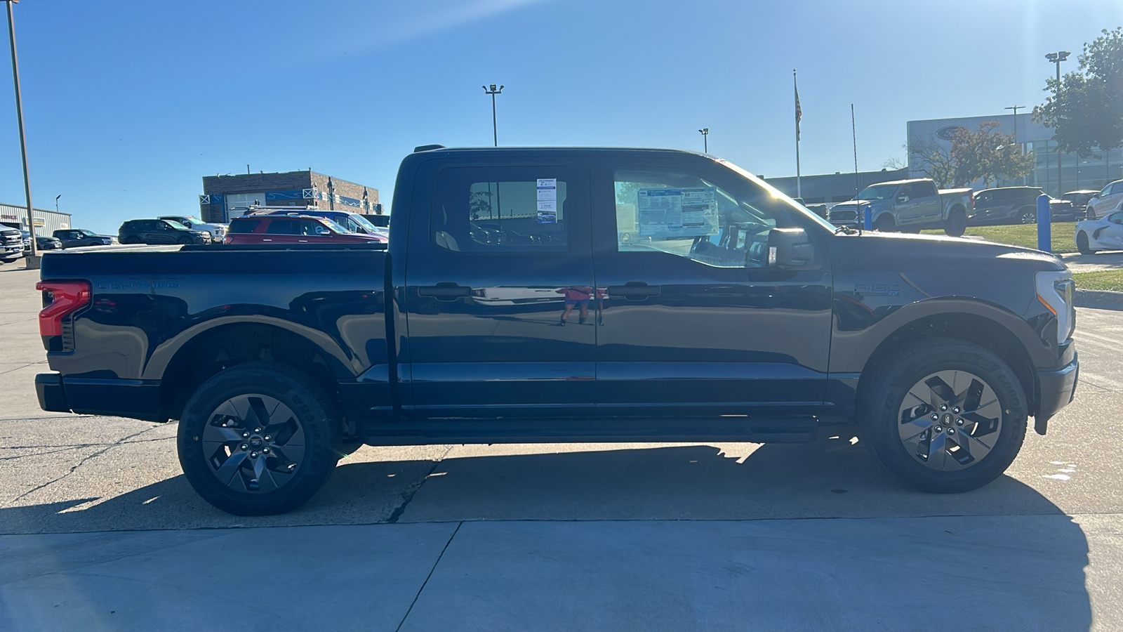 2024 Ford F-150 Lightning XLT 2