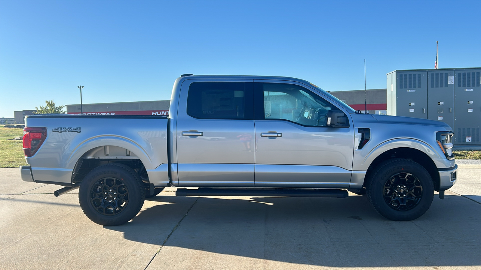 2024 Ford F-150 XLT 2