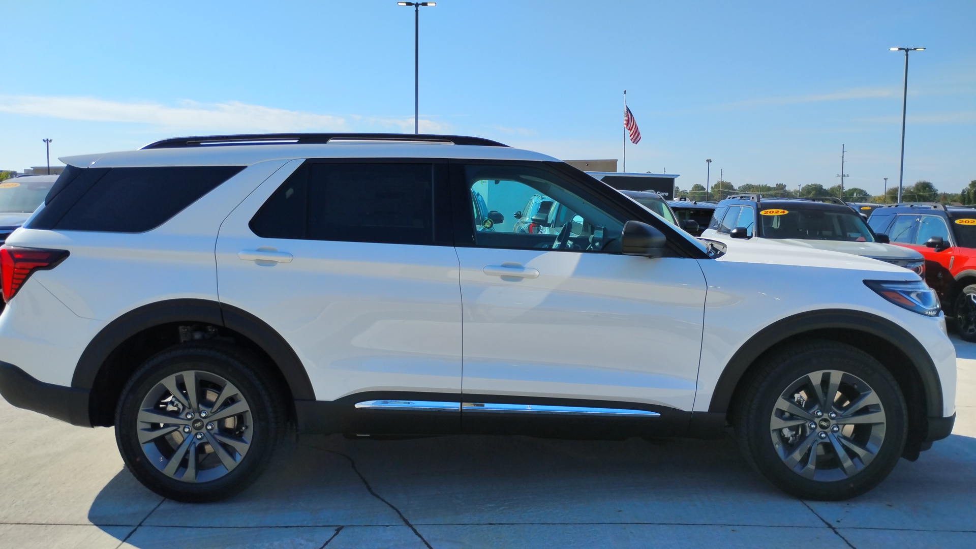 2025 Ford Explorer Active 2