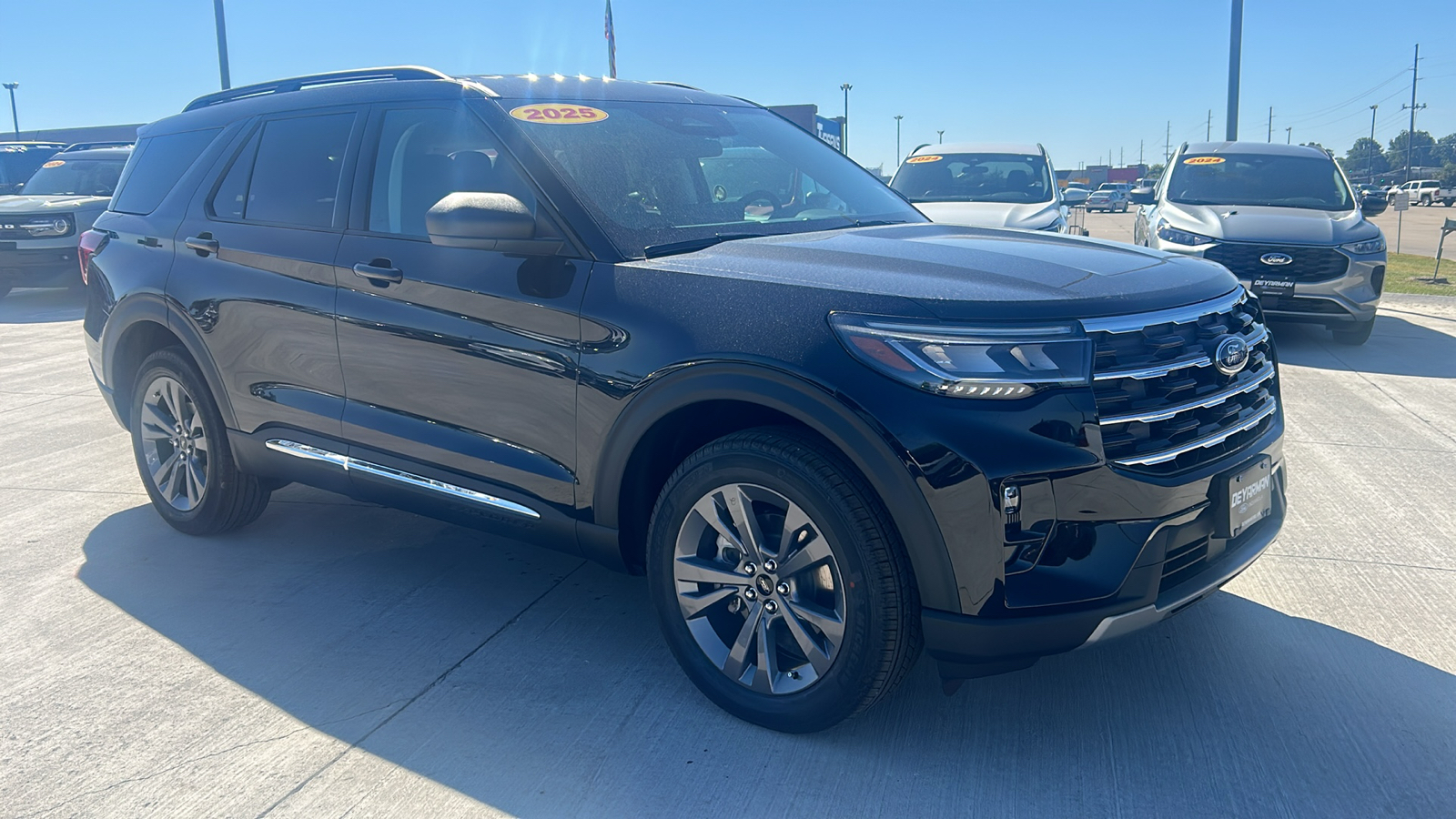 2025 Ford Explorer Active 1