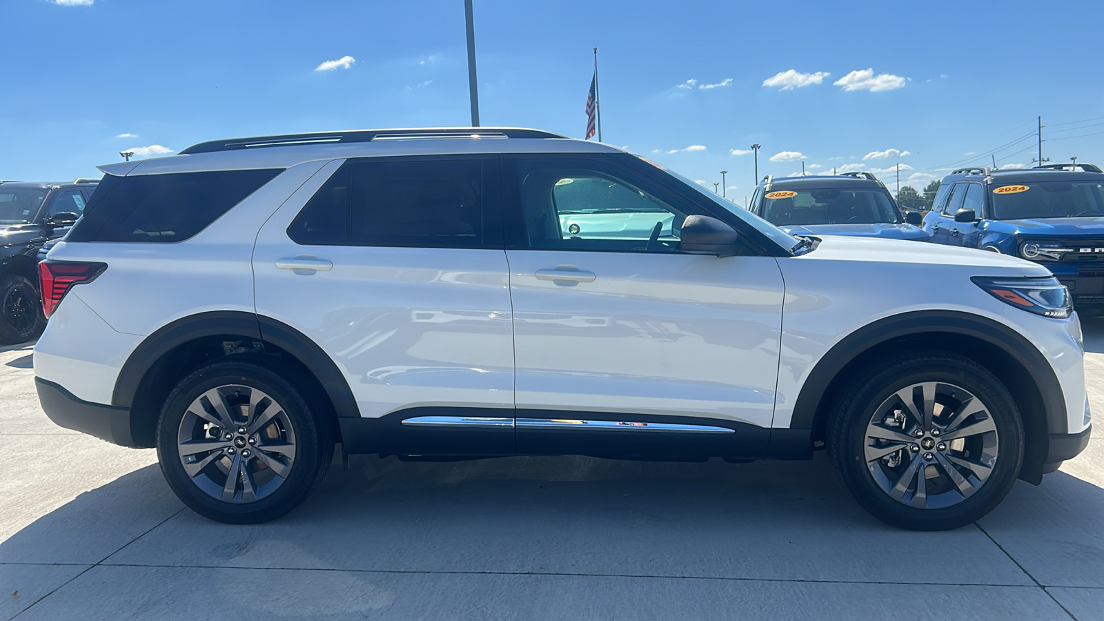 2025 Ford Explorer Active 2