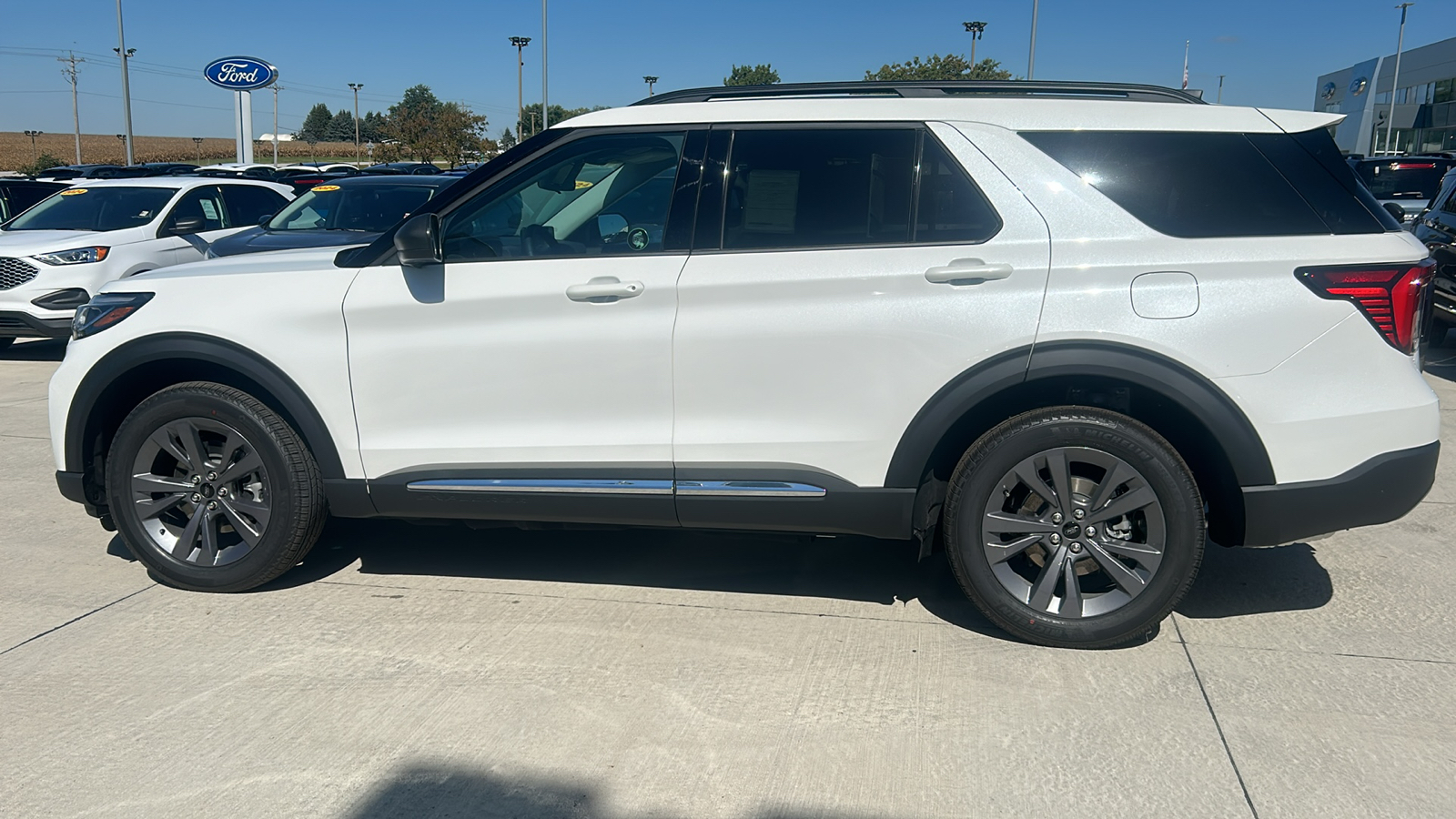 2025 Ford Explorer Active 6