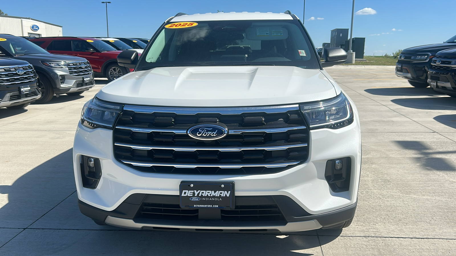 2025 Ford Explorer Active 8