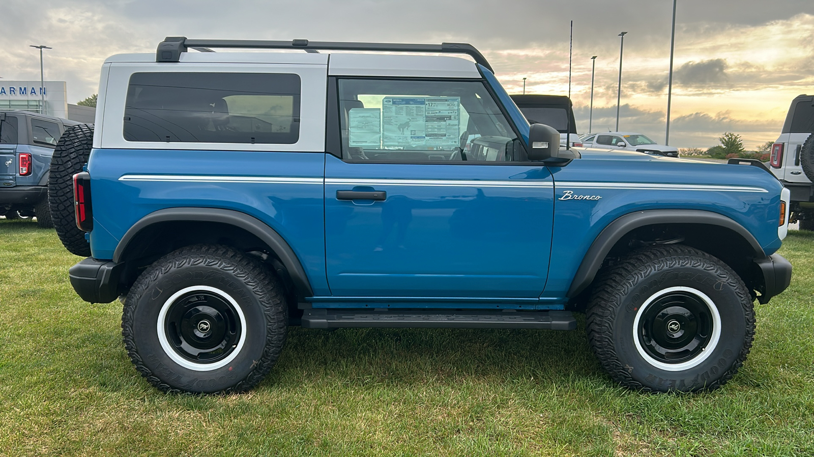 2024 Ford Bronco Heritage Limited Edition 2