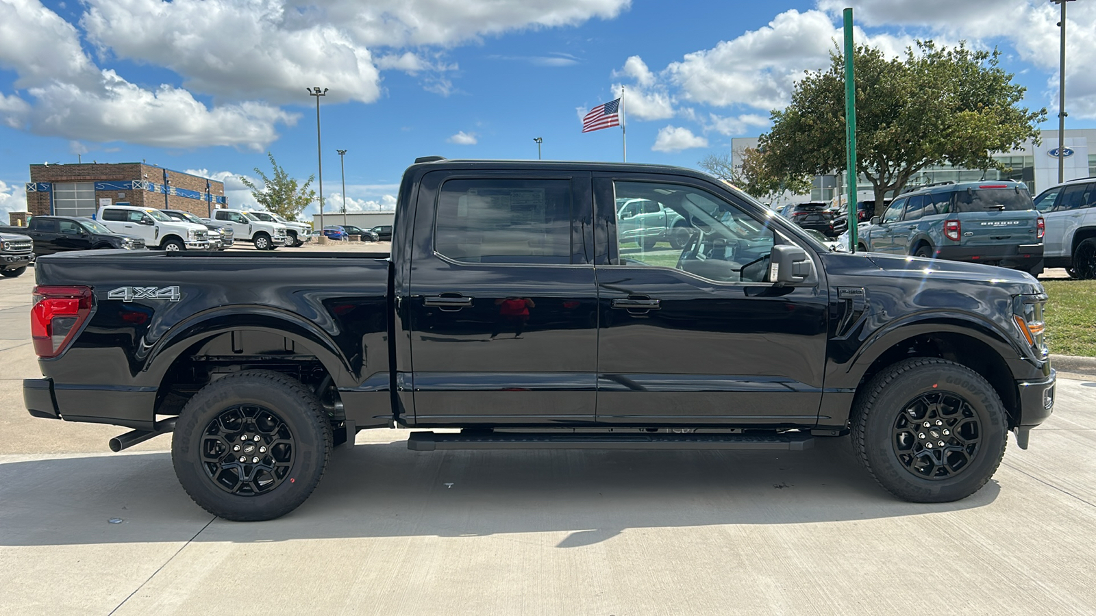 2024 Ford F-150 XLT 2