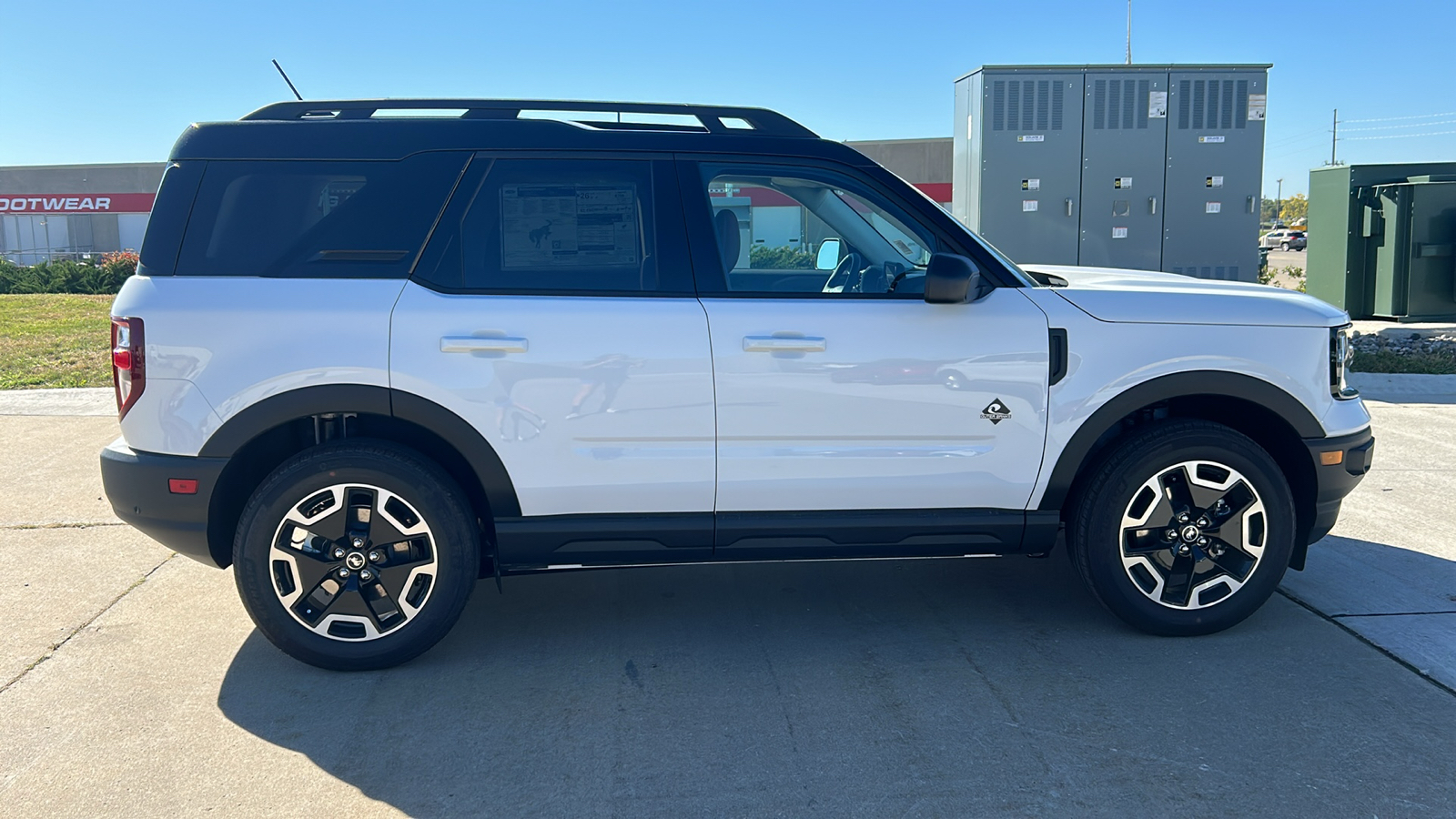 2024 Ford Bronco Sport Outer Banks 2