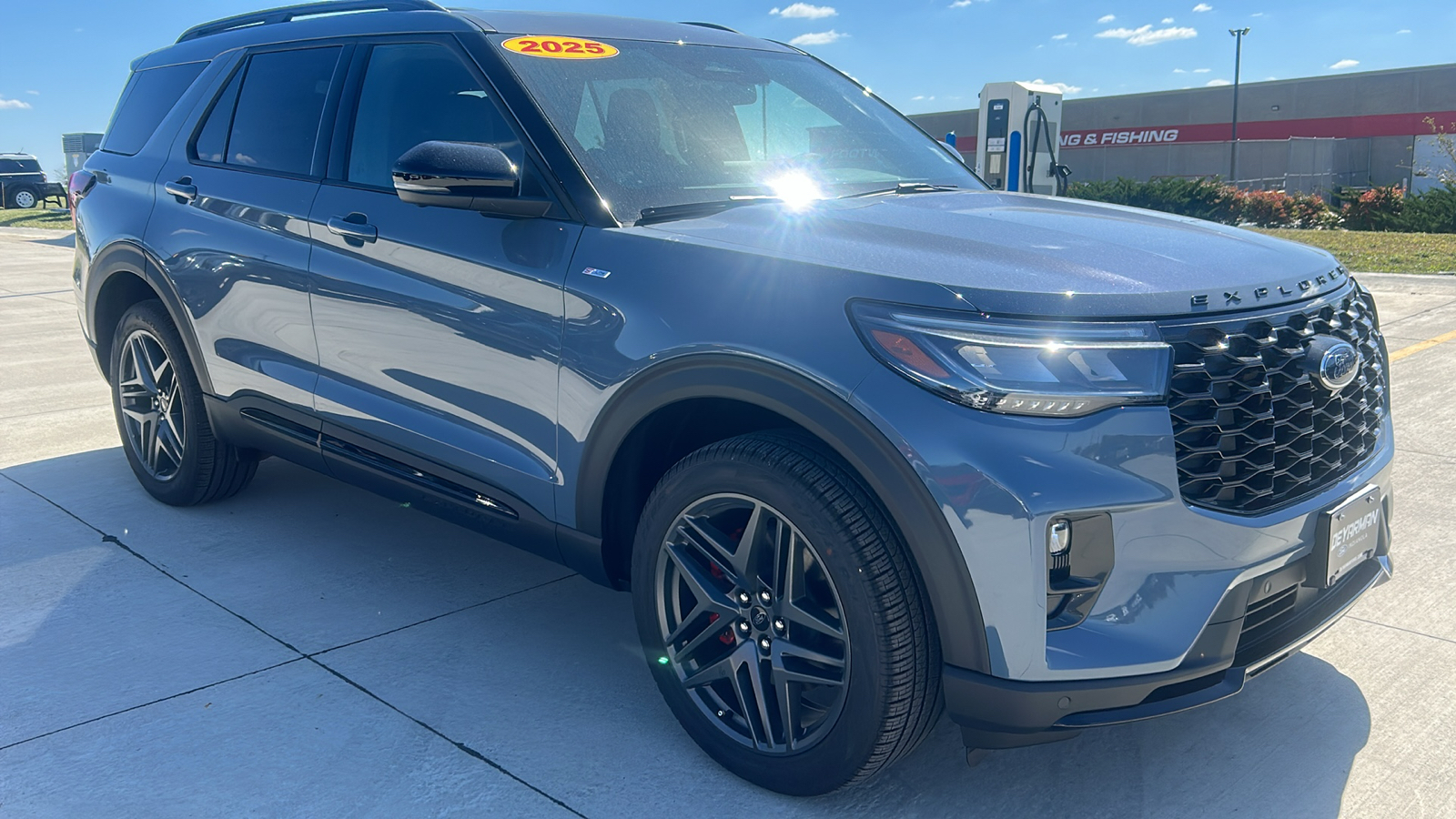 2025 Ford Explorer ST-Line 1