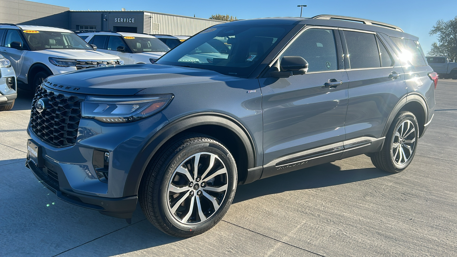 2025 Ford Explorer ST-Line 7