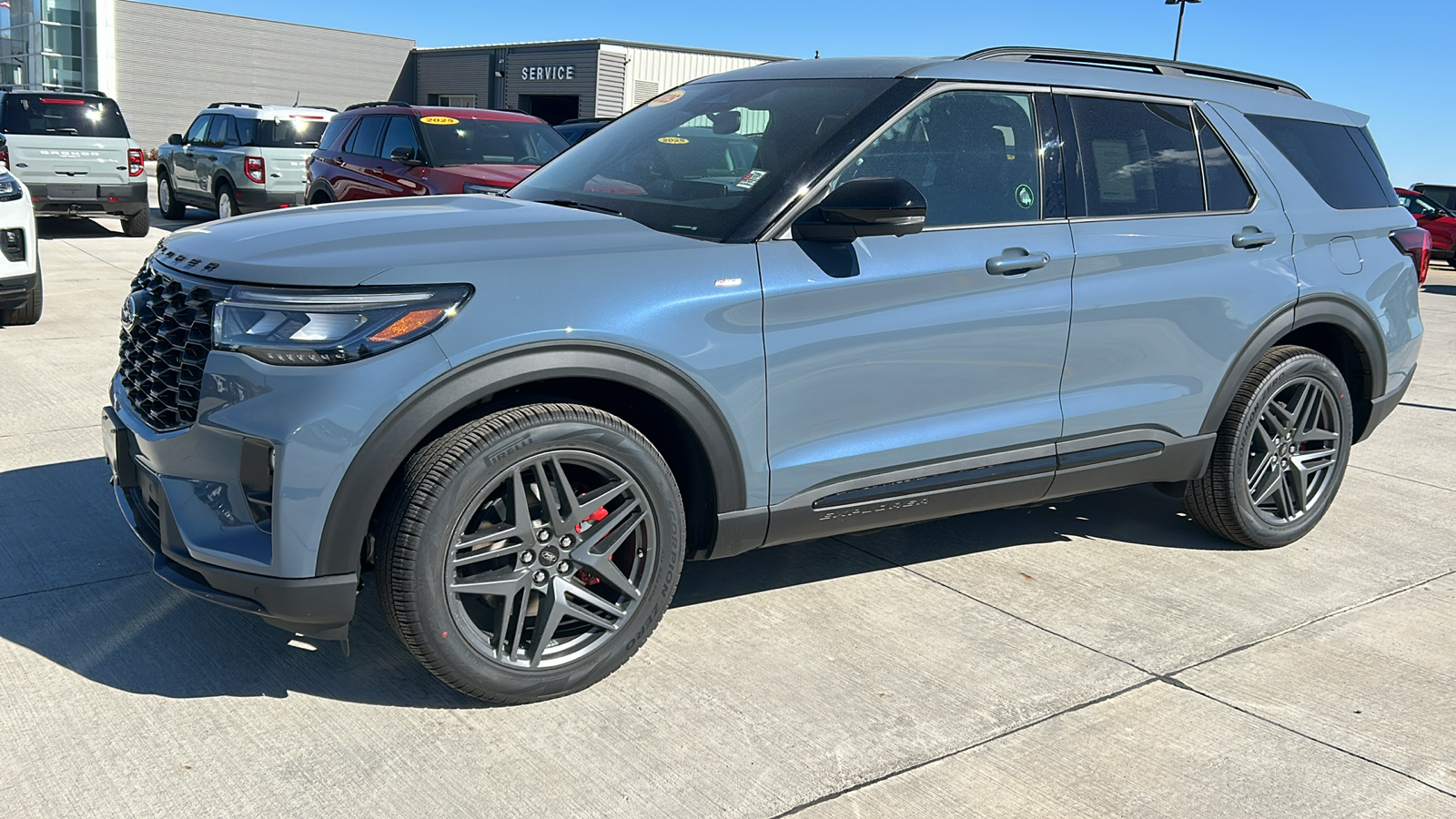 2025 Ford Explorer ST-Line 7