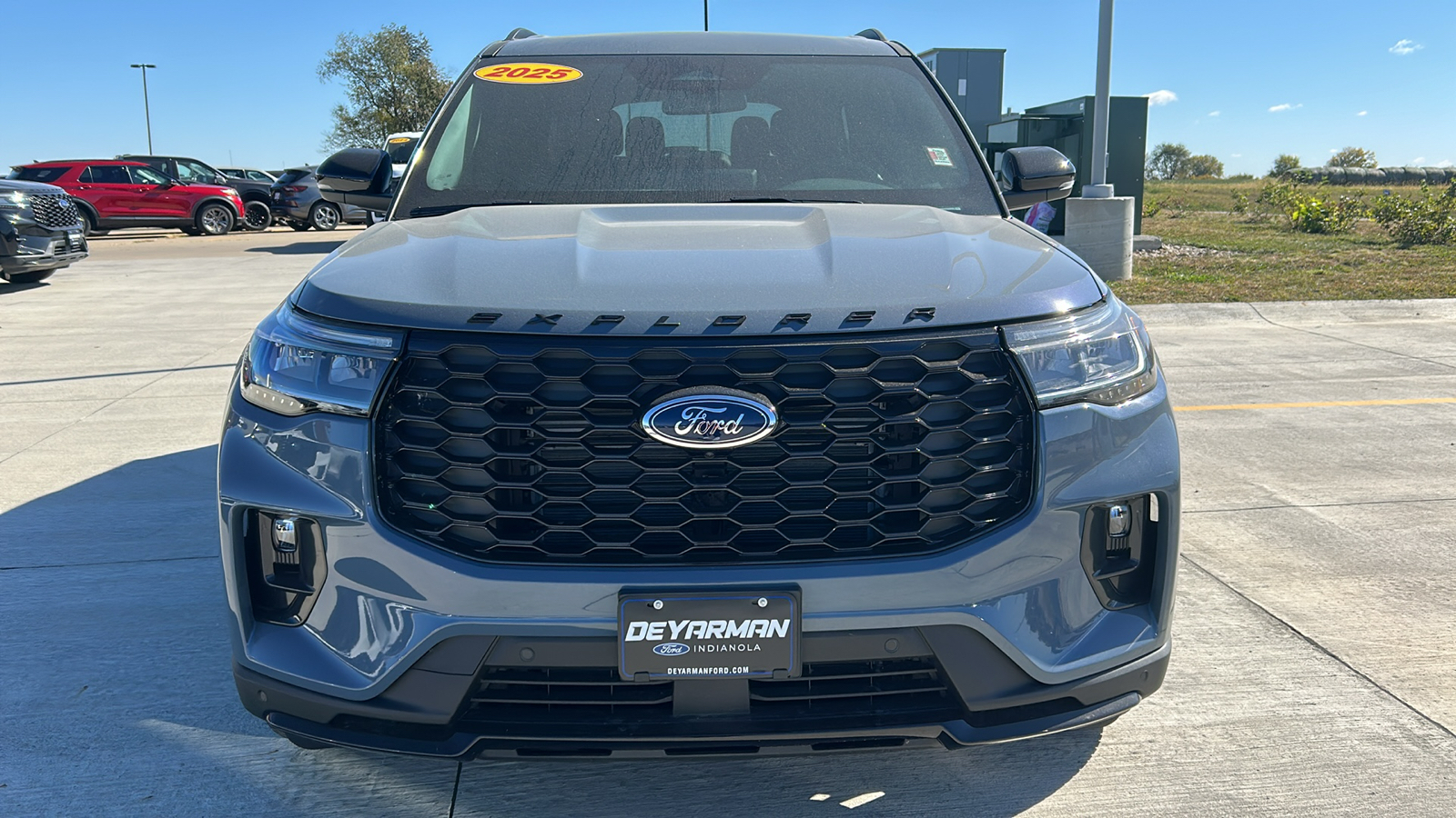 2025 Ford Explorer ST-Line 8