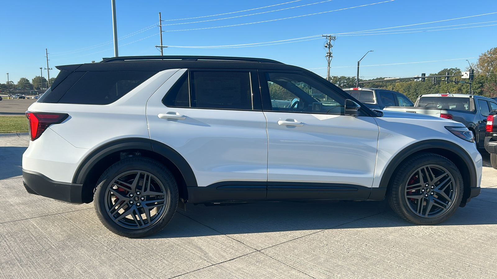 2025 Ford Explorer ST 2