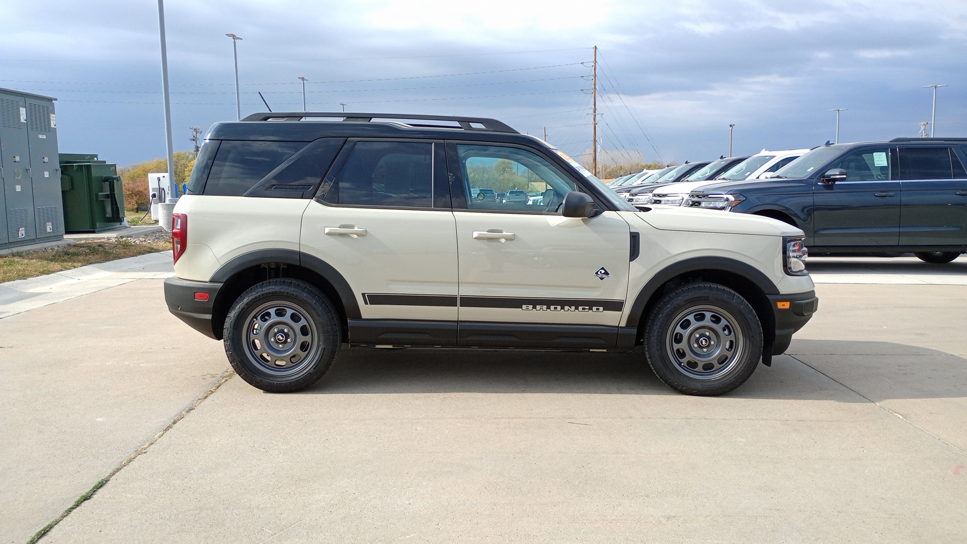 2024 Ford Bronco Sport Outer Banks 2