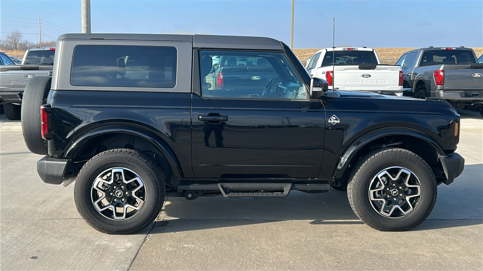 2023 Ford Bronco Outer Banks 2