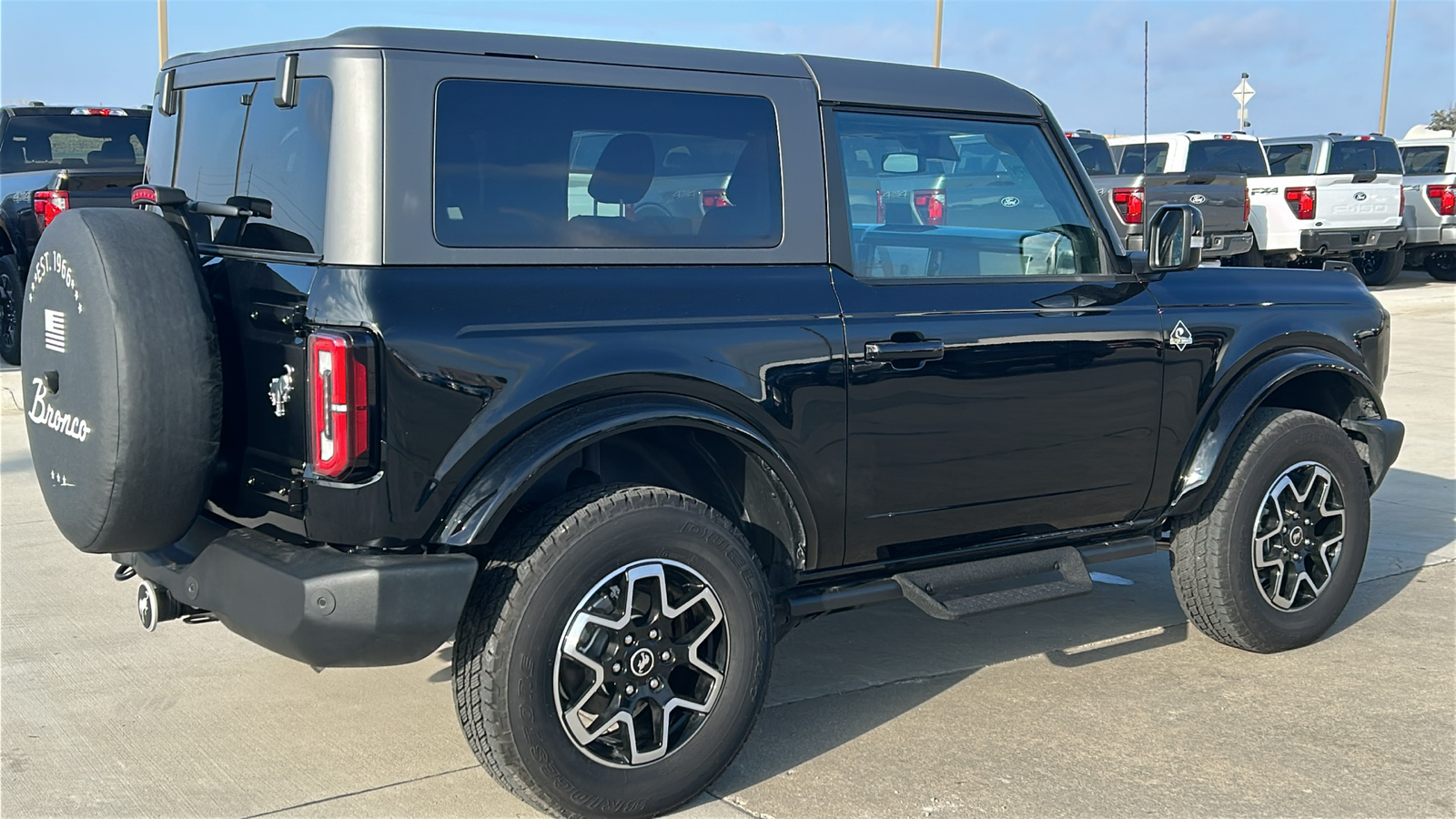 2023 Ford Bronco Outer Banks 3