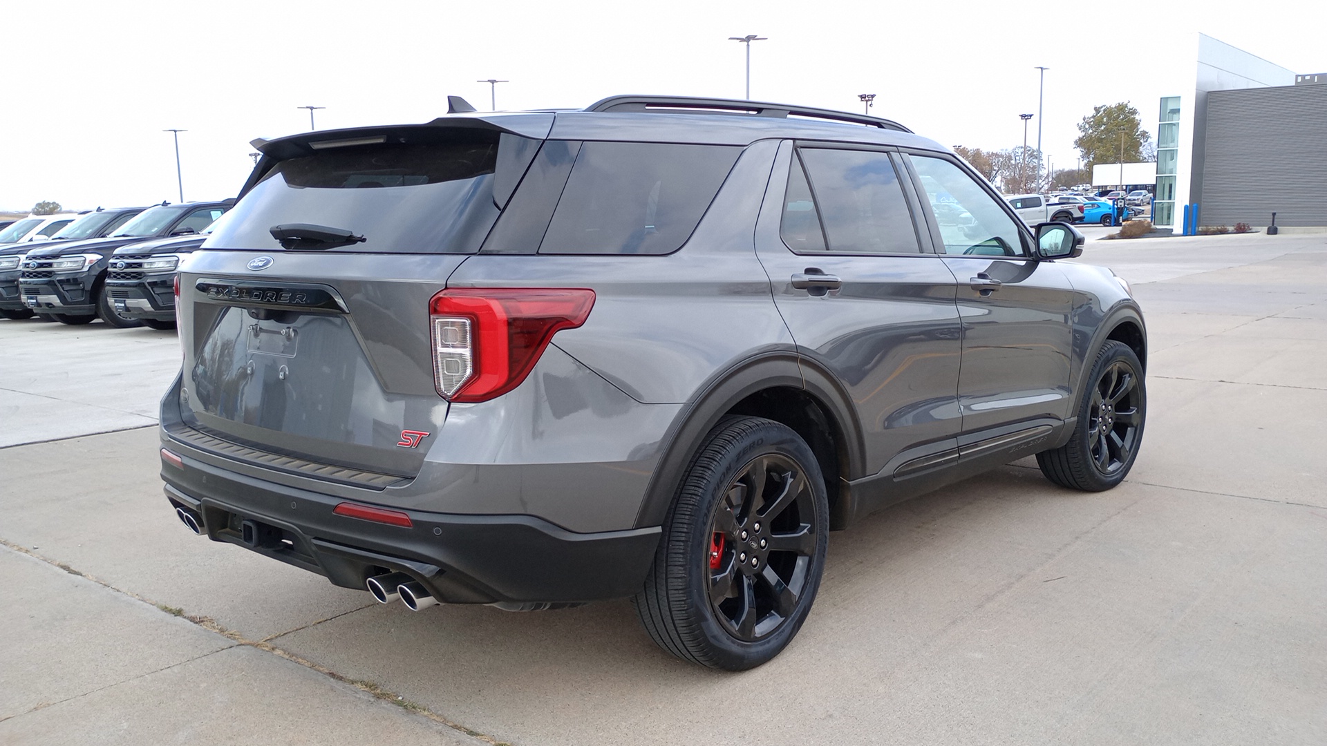 2023 Ford Explorer ST 3