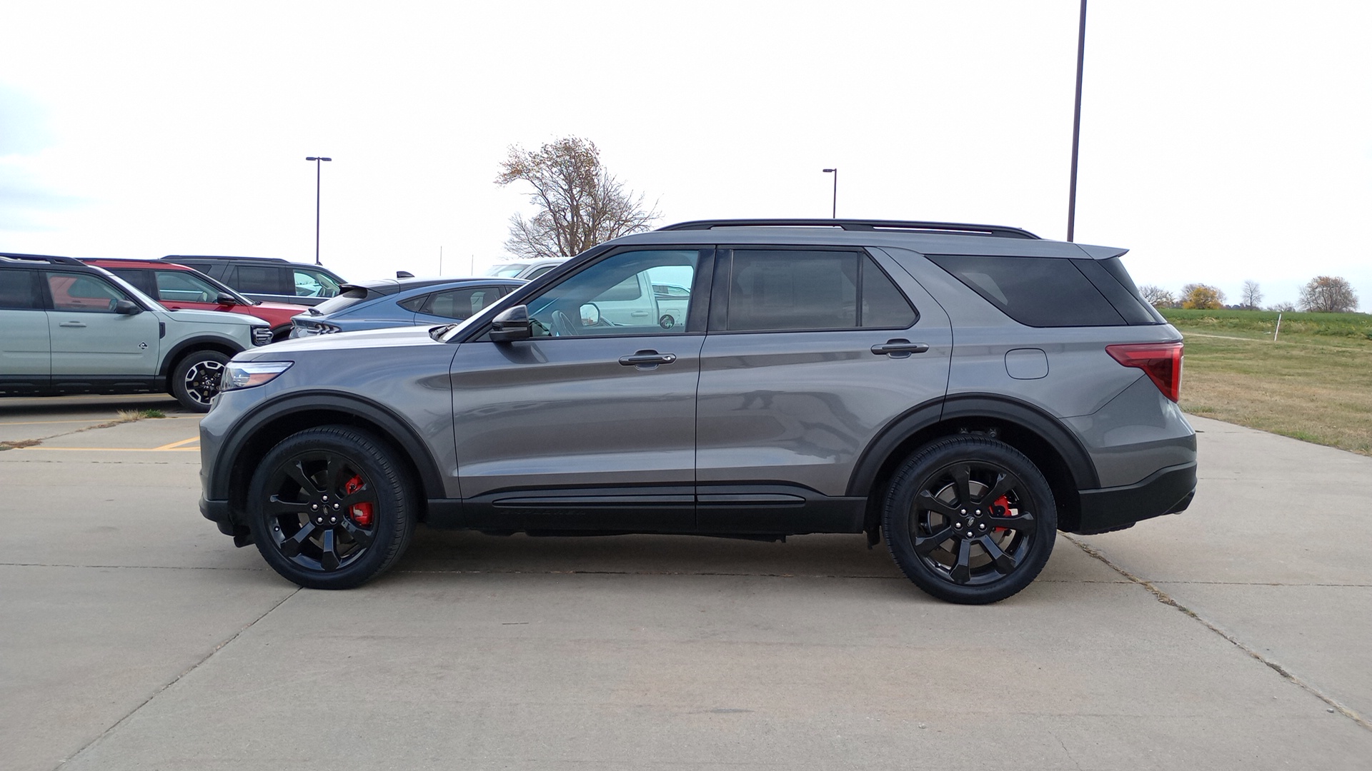 2023 Ford Explorer ST 5