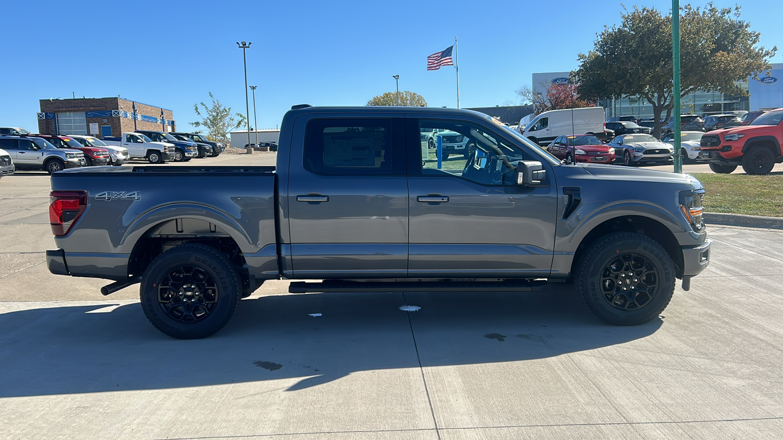 2024 Ford F-150 XLT 2