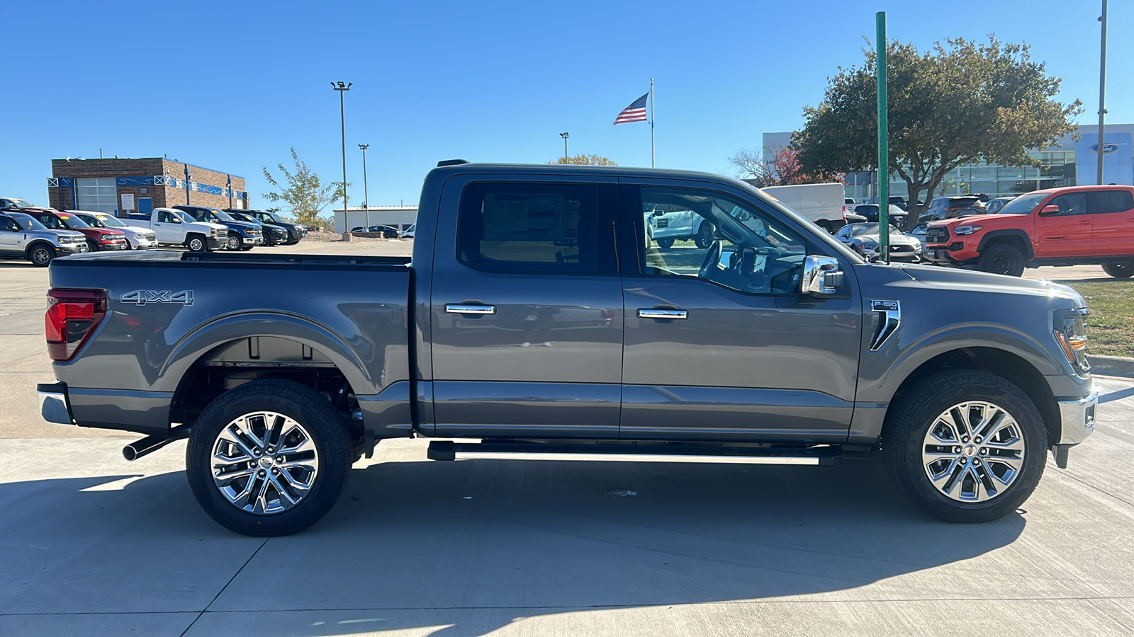 2024 Ford F-150 XLT 2