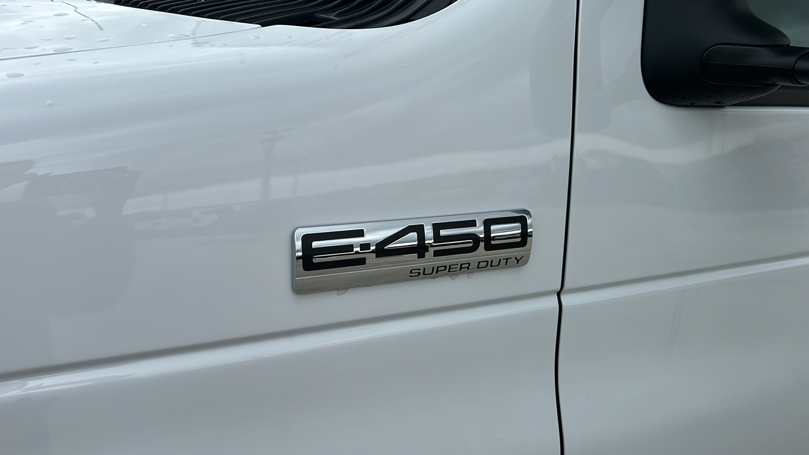 2025 Ford E-450SD Base 9