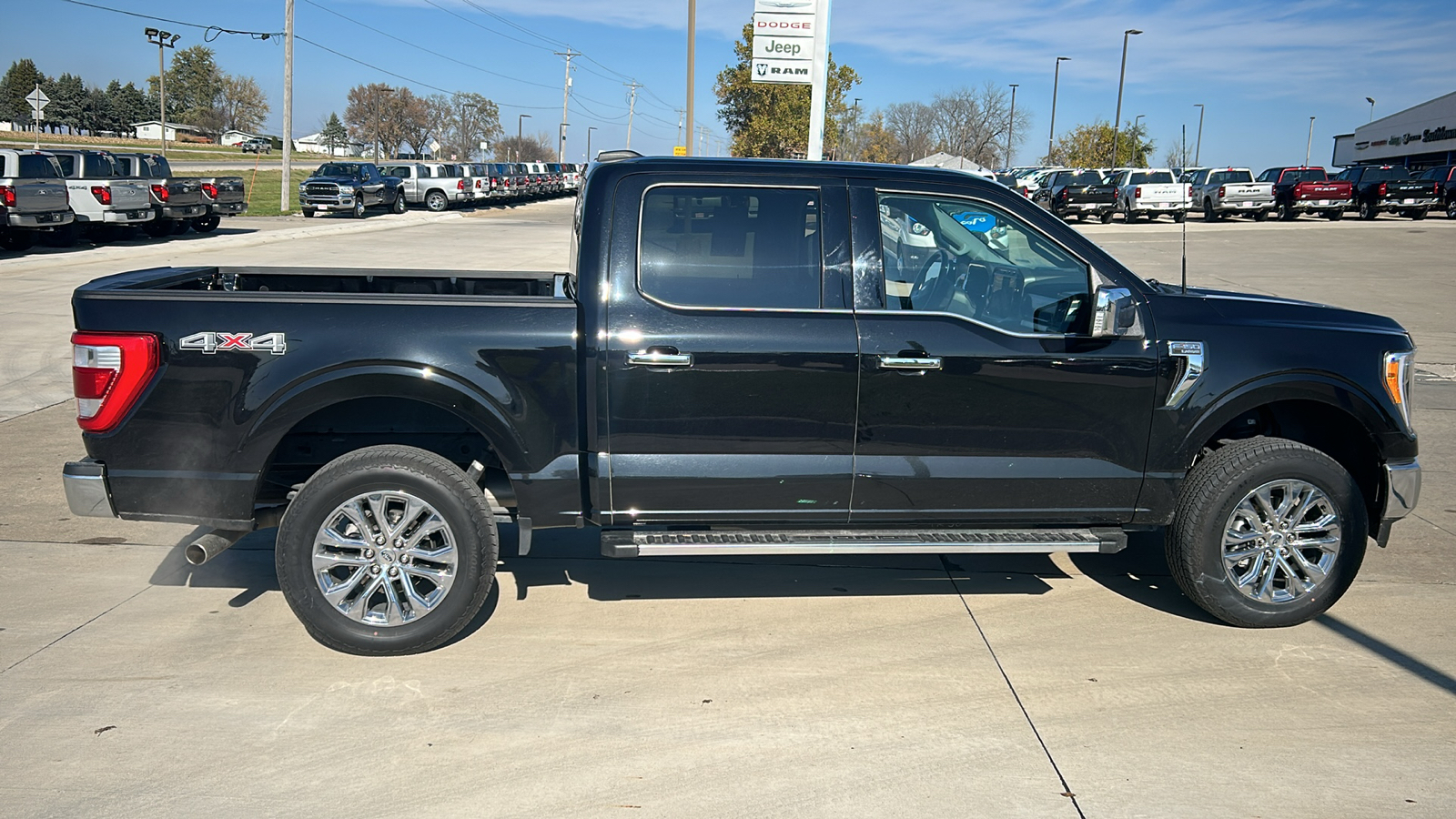 2022 Ford F-150 Lariat 2