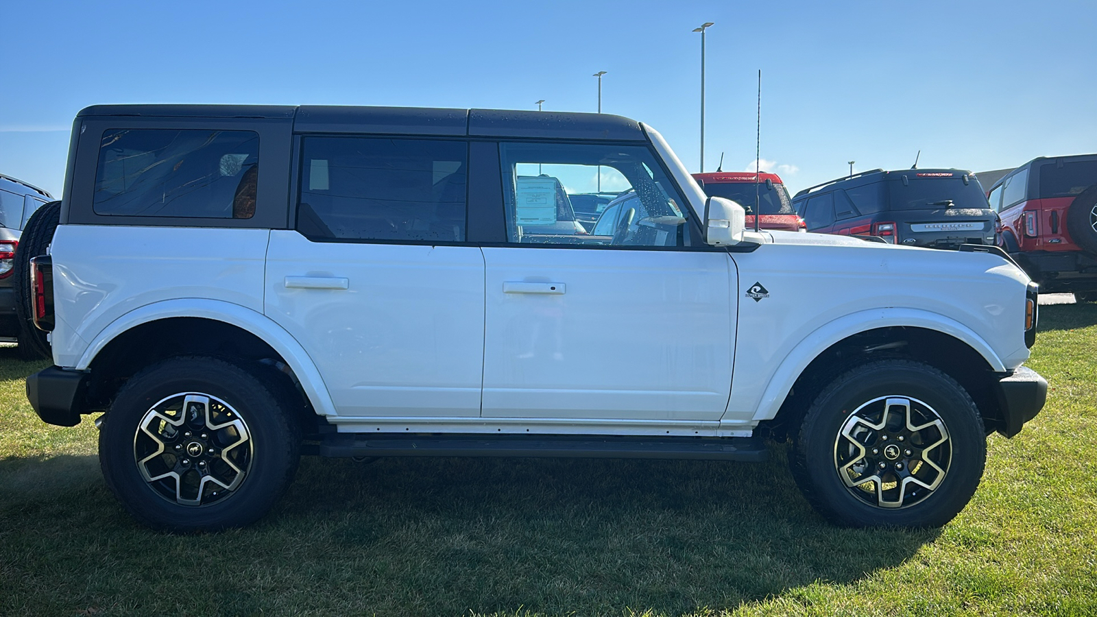 2024 Ford Bronco Outer Banks 2