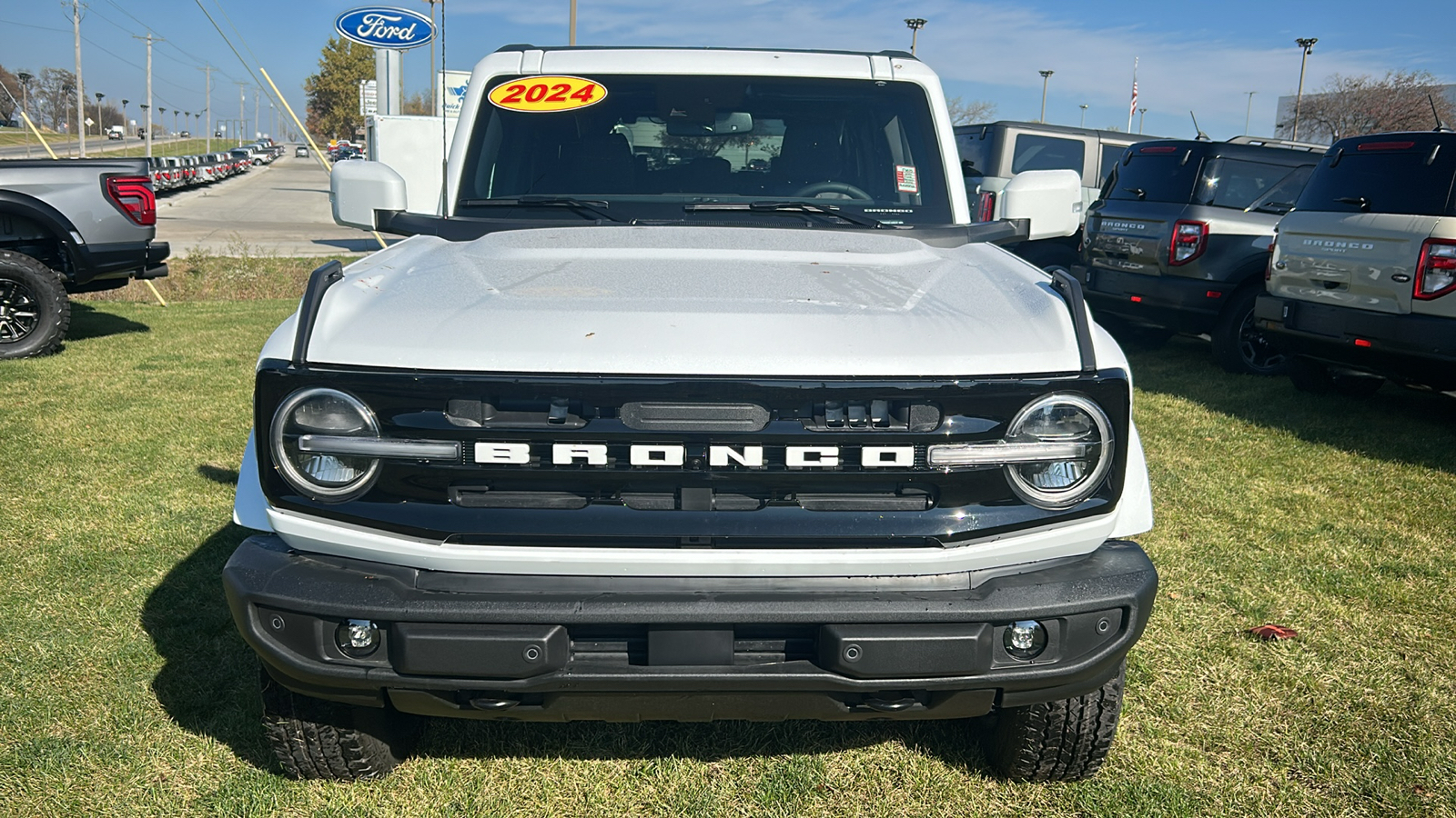 2024 Ford Bronco Outer Banks 8