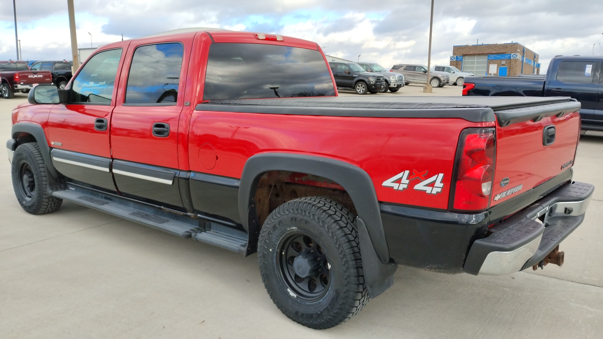 2004 Chevrolet Silverado 2500 LT 5