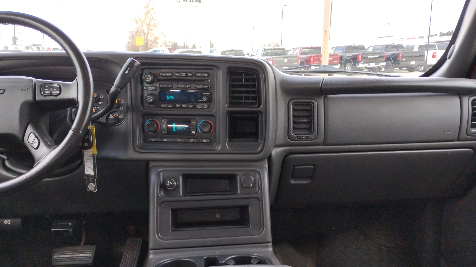 2004 Chevrolet Silverado 2500 LT 18