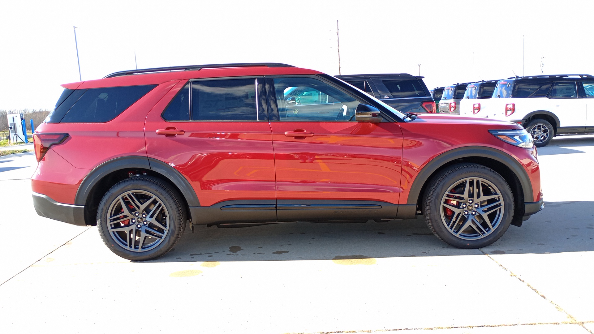 2025 Ford Explorer ST 2