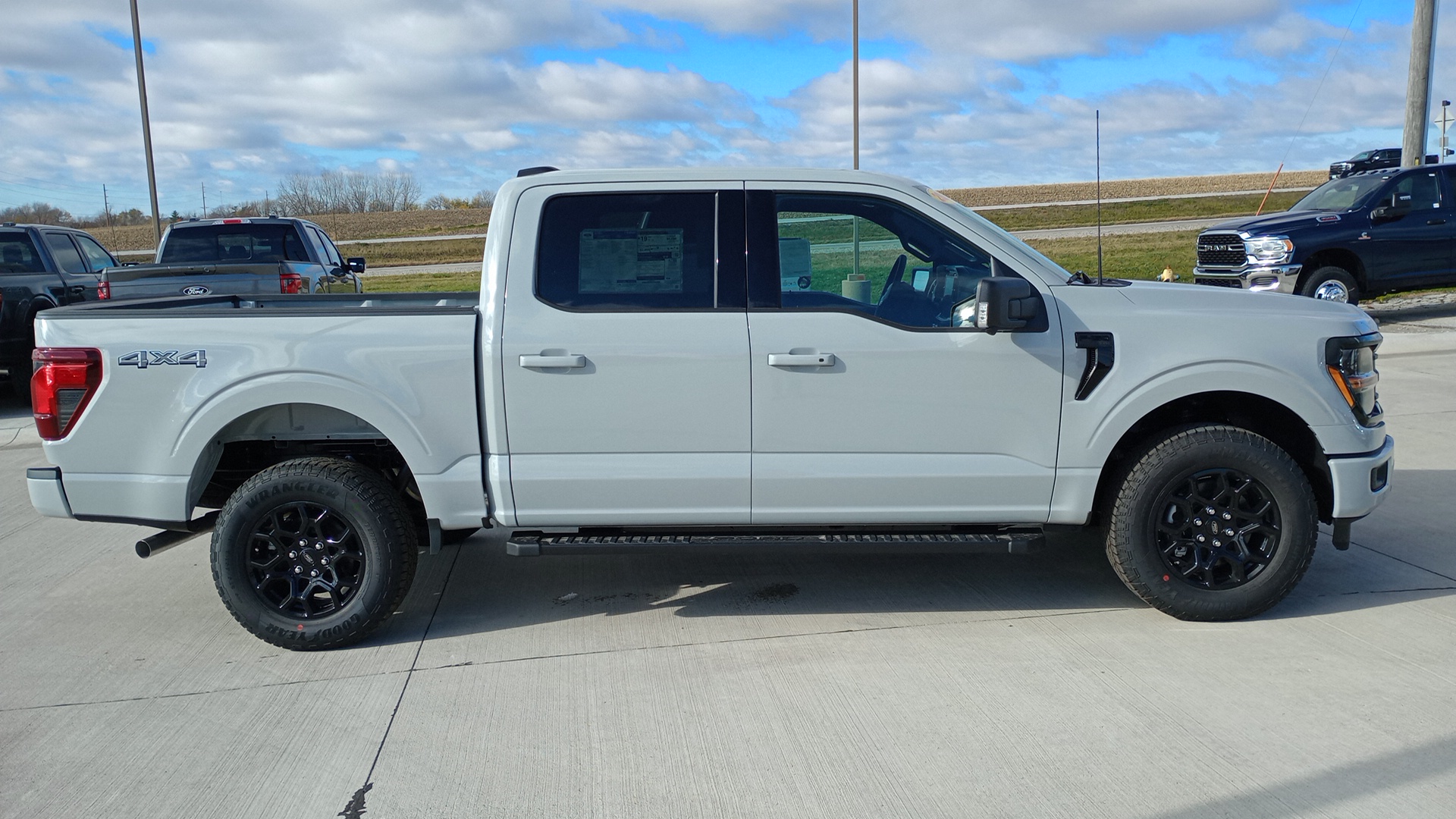 2024 Ford F-150 XLT 2