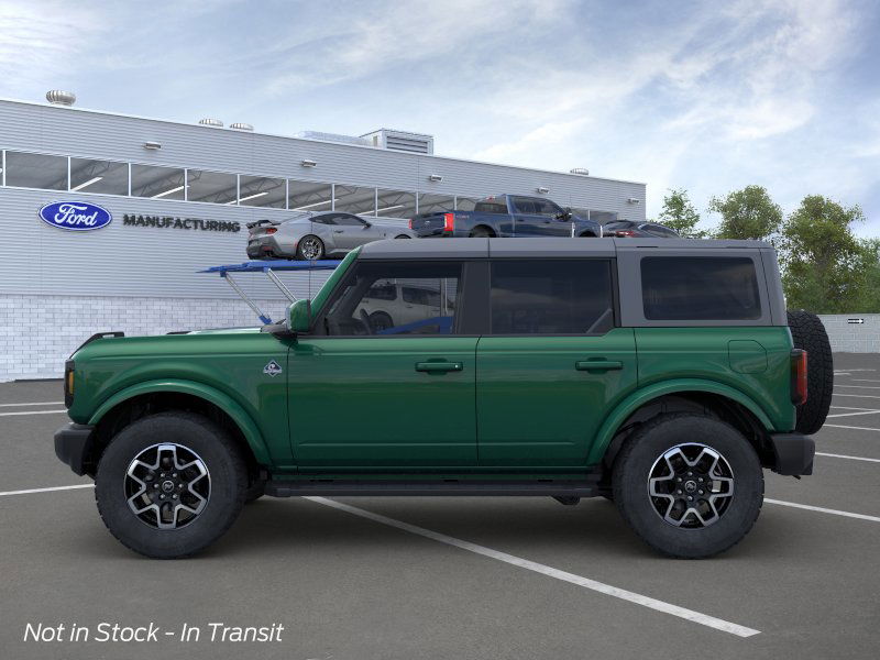 2024 Ford Bronco Outer Banks 3