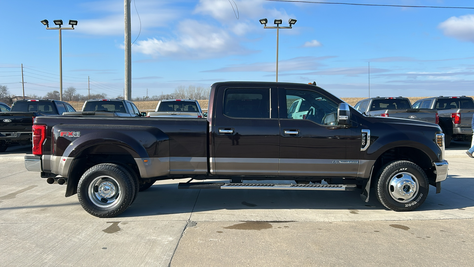 2019 Ford F-350SD Lariat 2