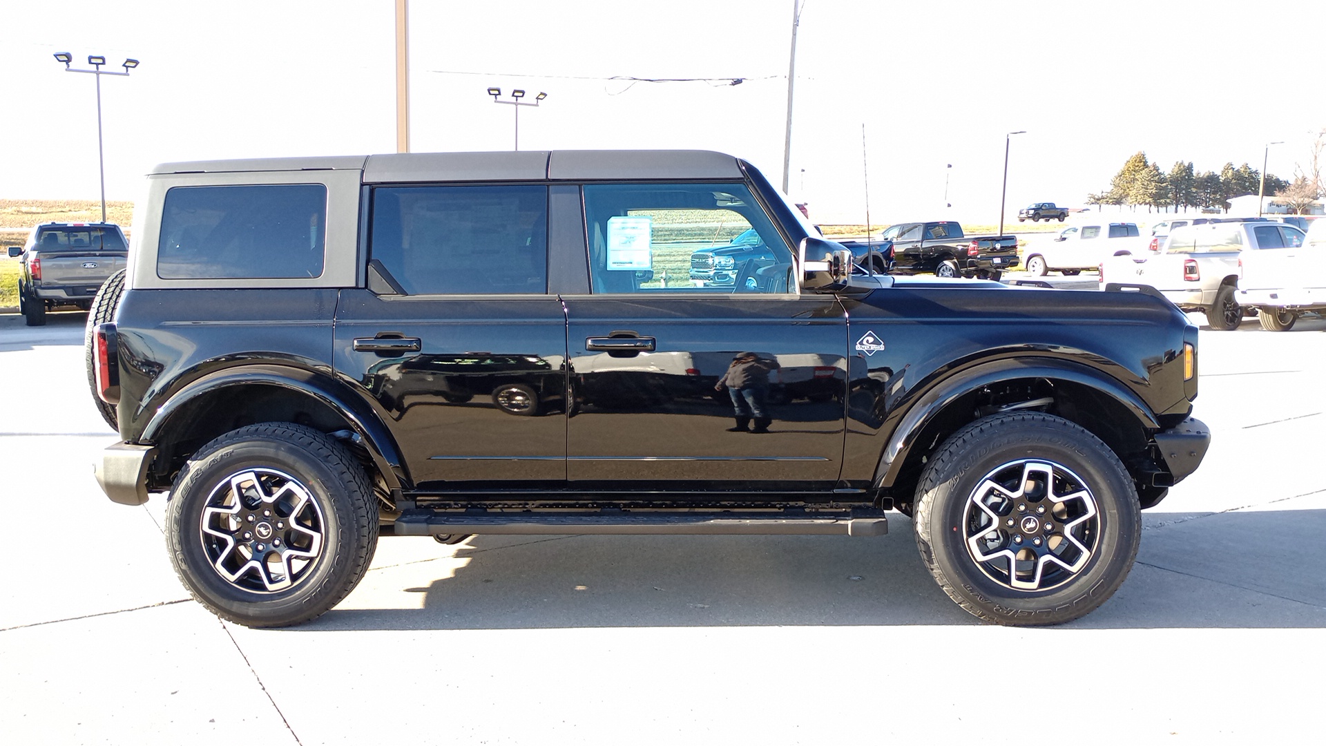 2024 Ford Bronco Outer Banks 2