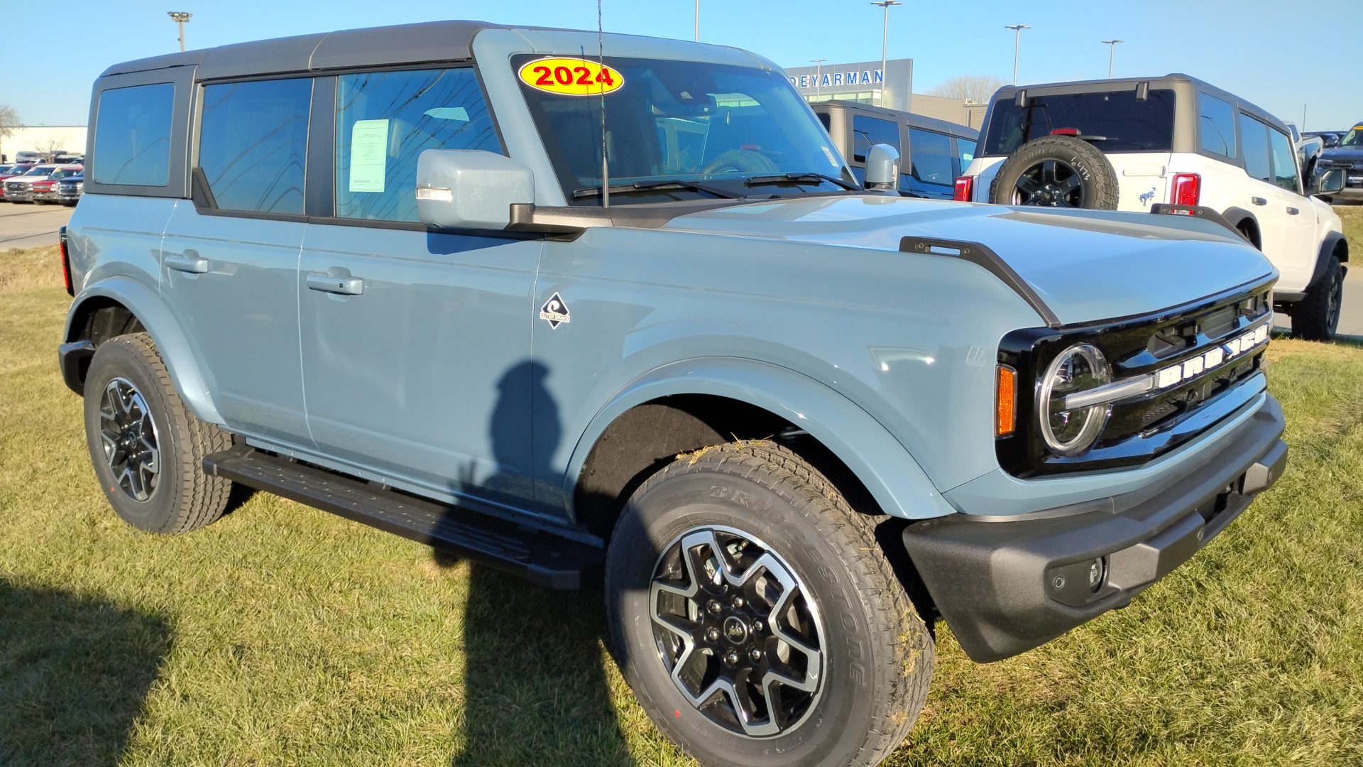 2024 Ford Bronco Outer Banks 1