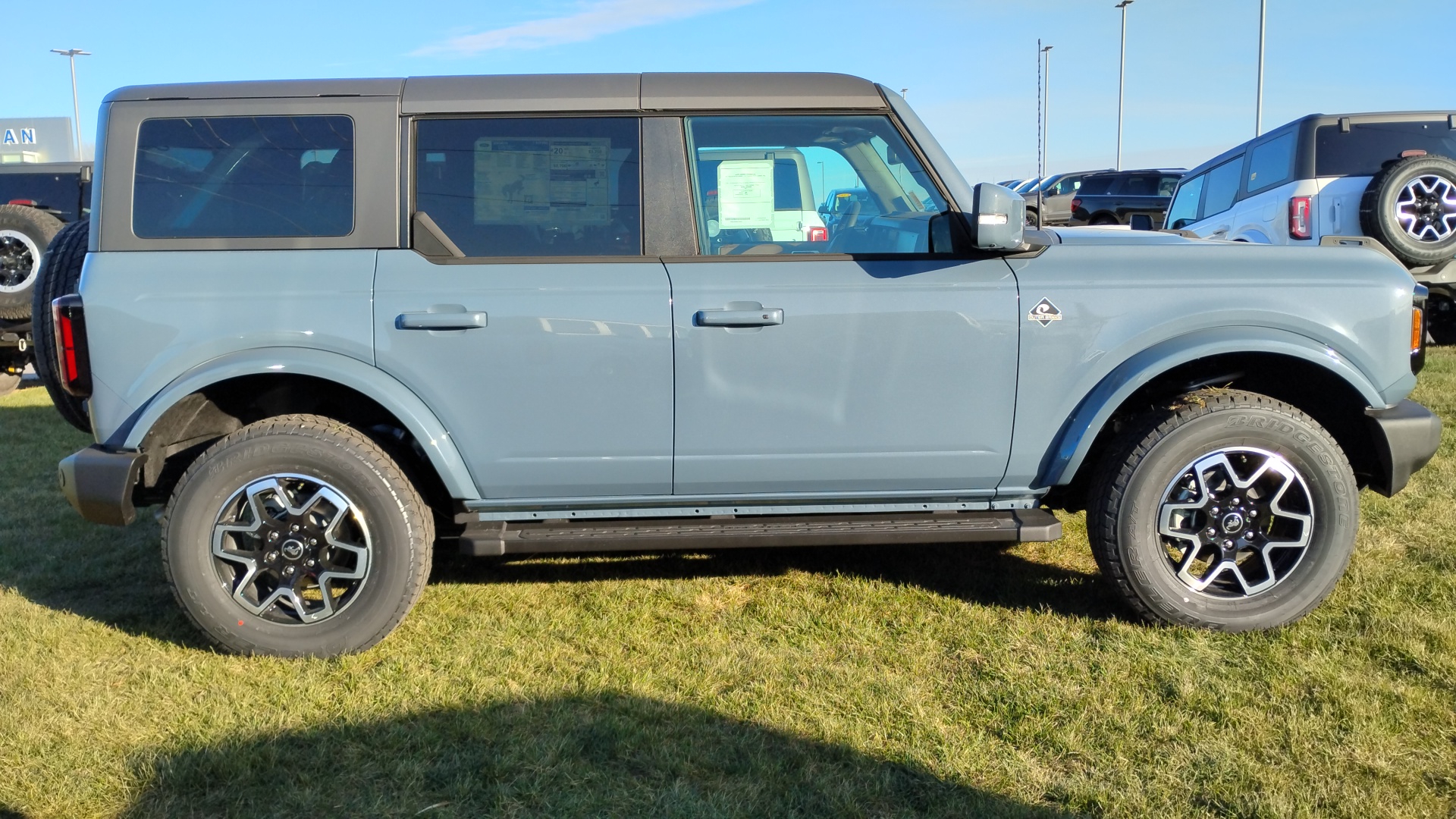 2024 Ford Bronco Outer Banks 2