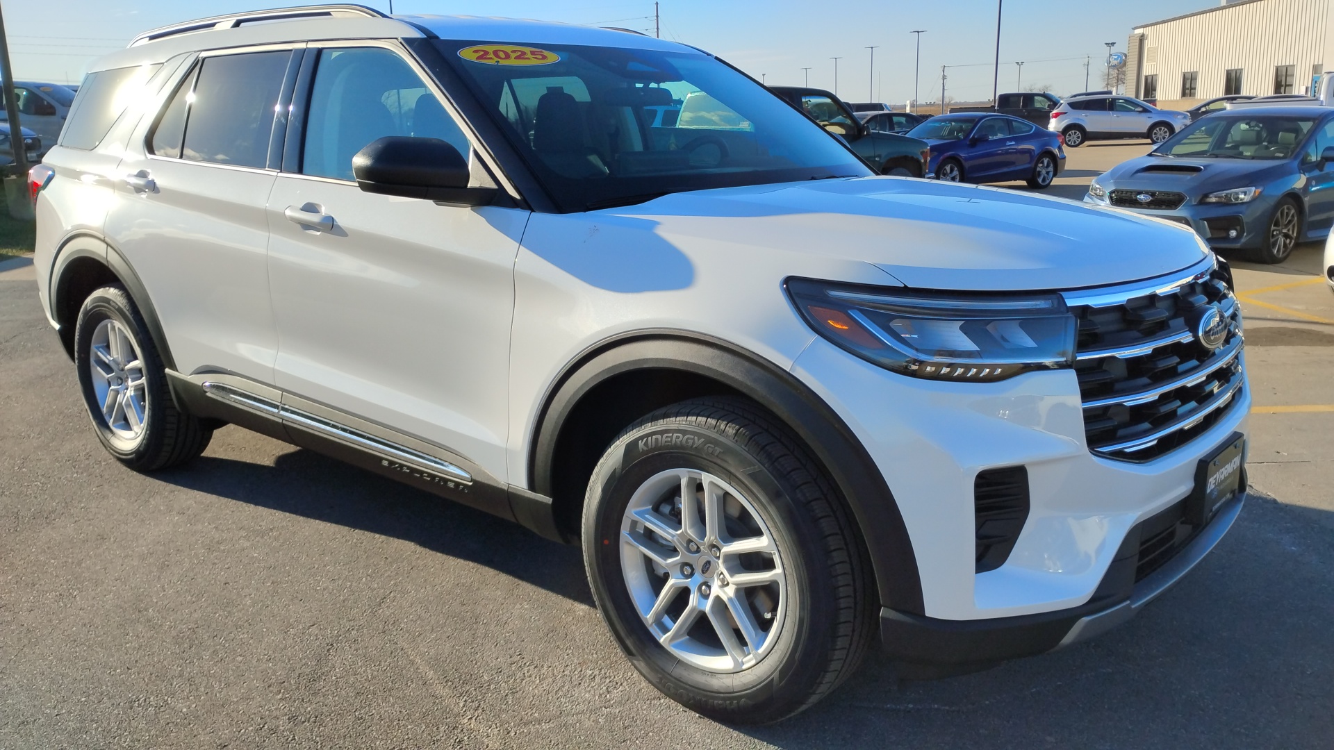 2025 Ford Explorer Active 1