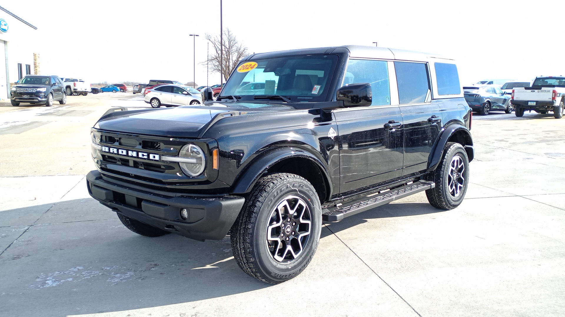 2024 Ford Bronco Outer Banks 7