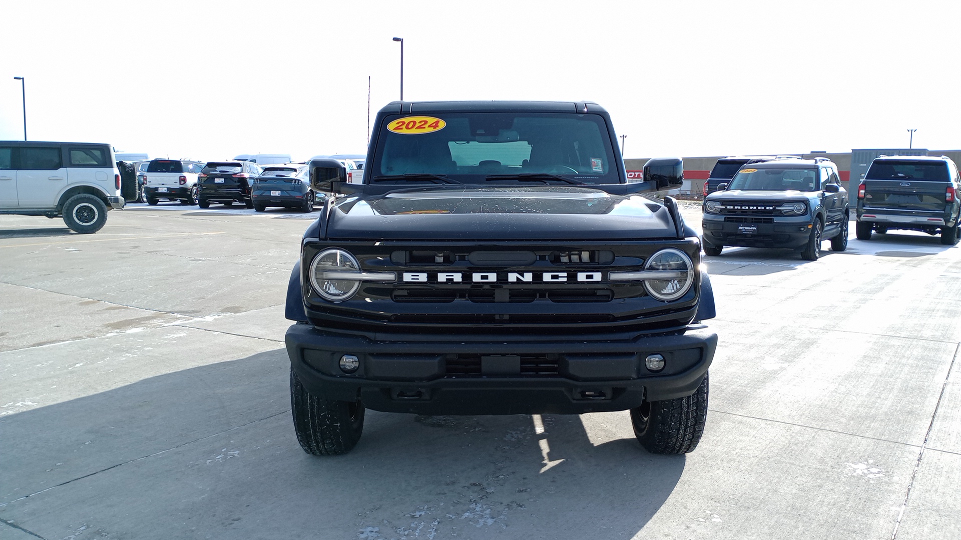 2024 Ford Bronco Outer Banks 8