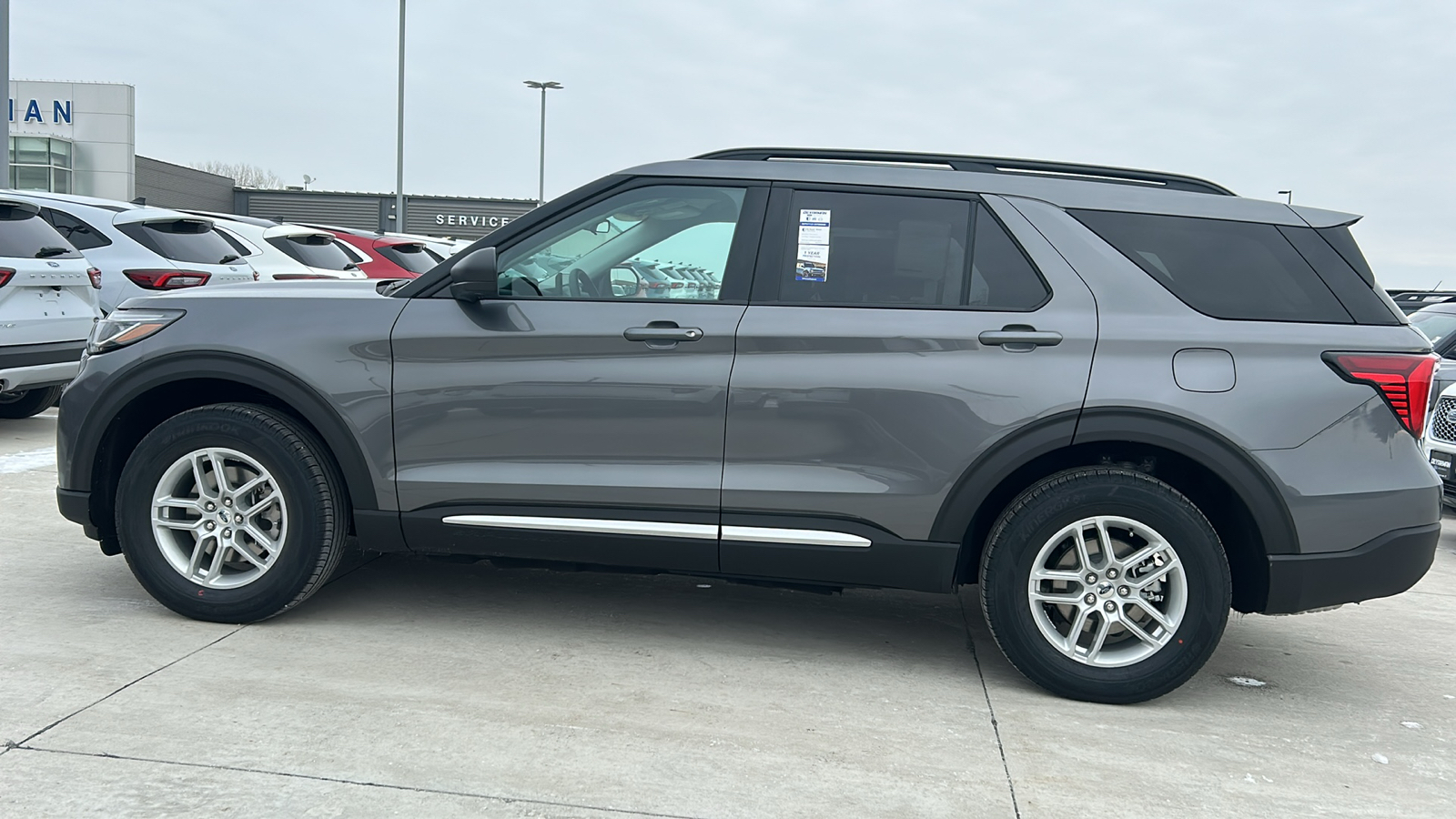 2025 Ford Explorer Active 6