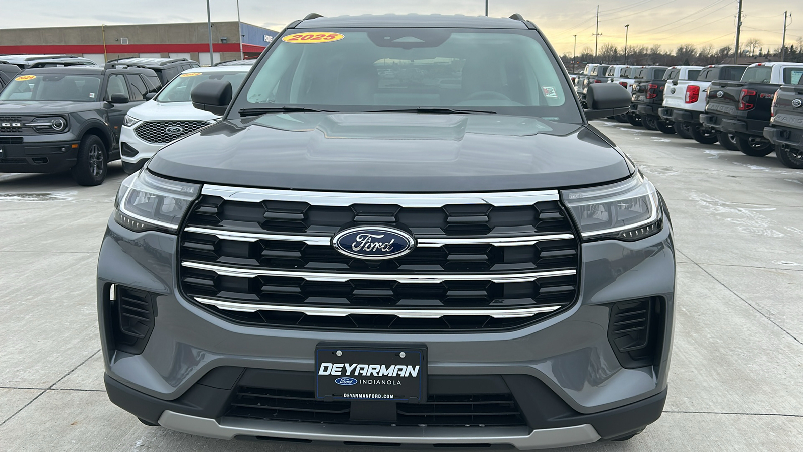 2025 Ford Explorer Active 8