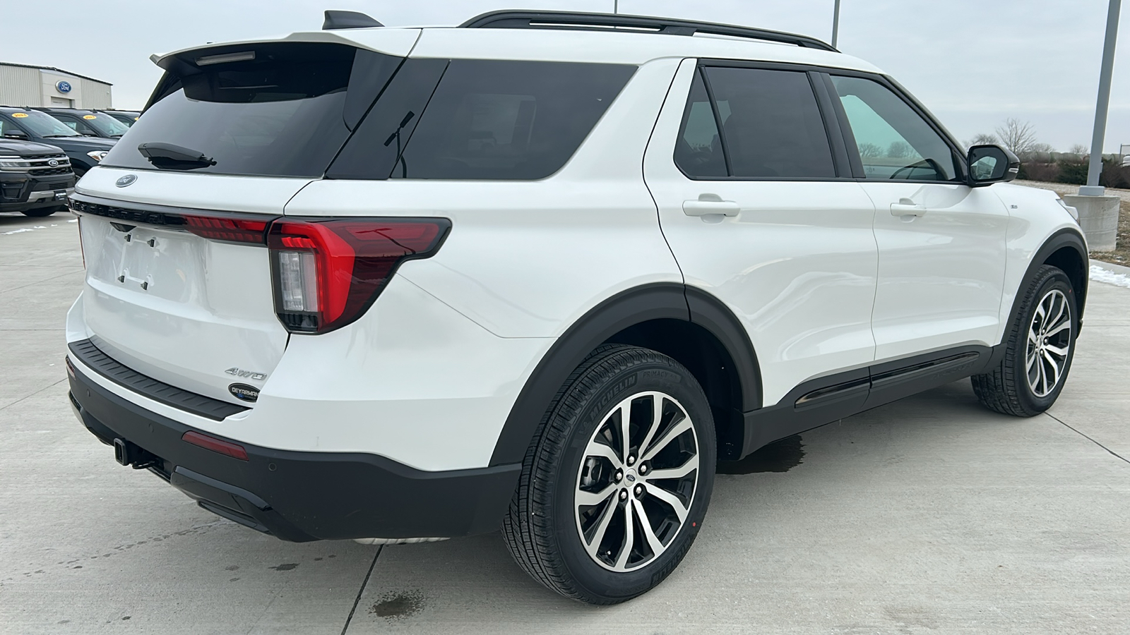 2025 Ford Explorer ST-Line 3