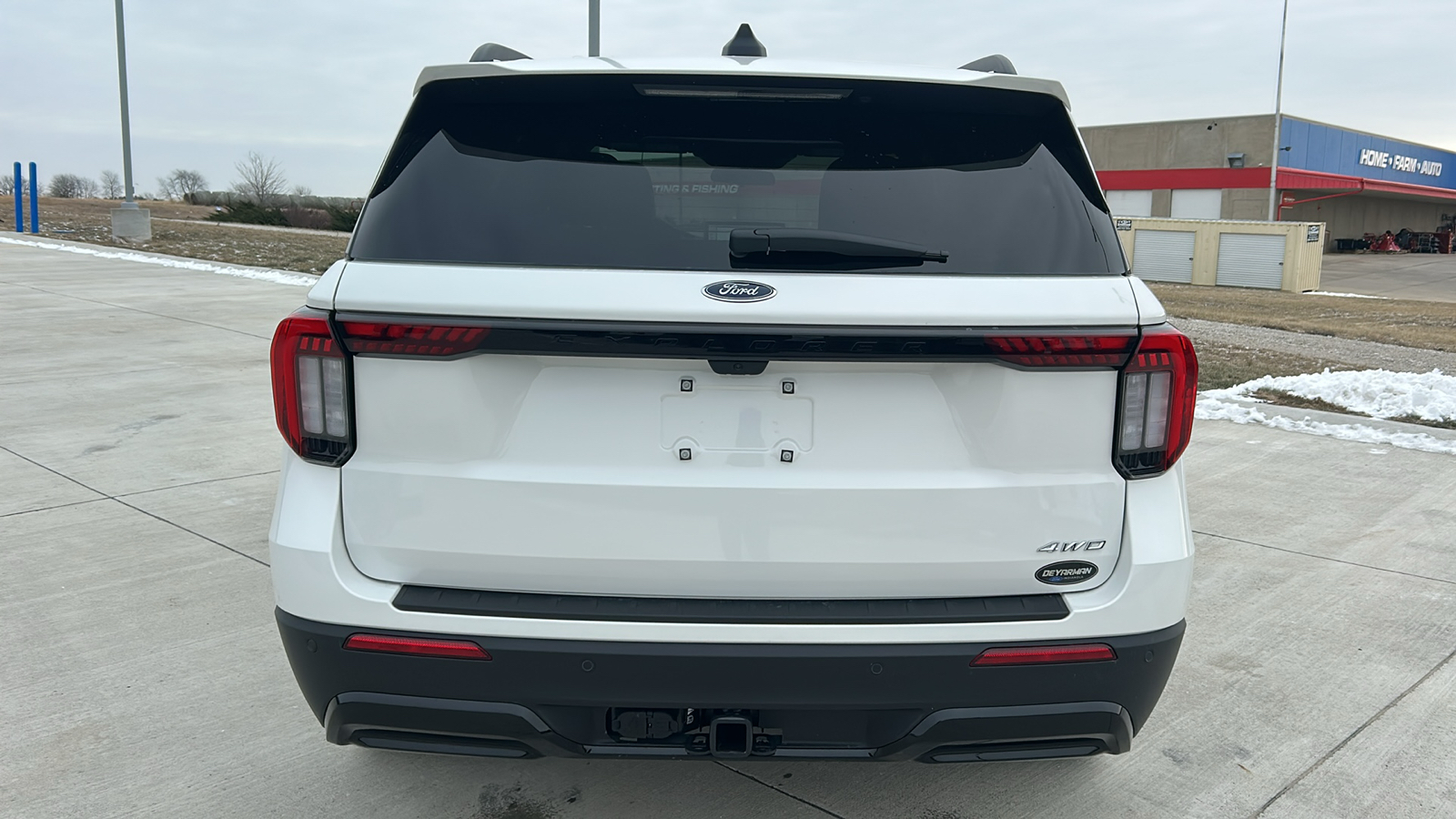 2025 Ford Explorer ST-Line 4