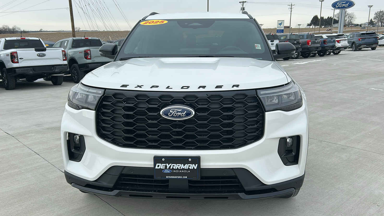 2025 Ford Explorer ST-Line 8