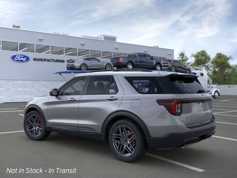 2025 Ford Explorer ST-Line 4