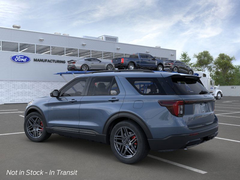 2025 Ford Explorer ST-Line 4