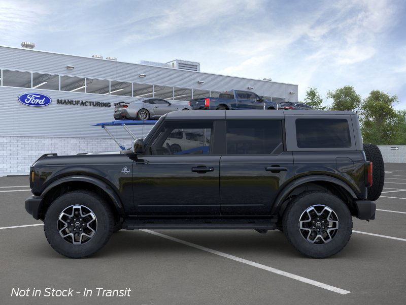 2024 Ford Bronco Outer Banks 3