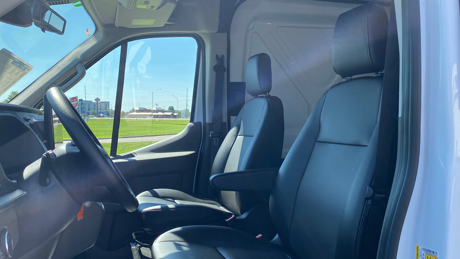 2023 Ford E-Transit Cargo Van  9