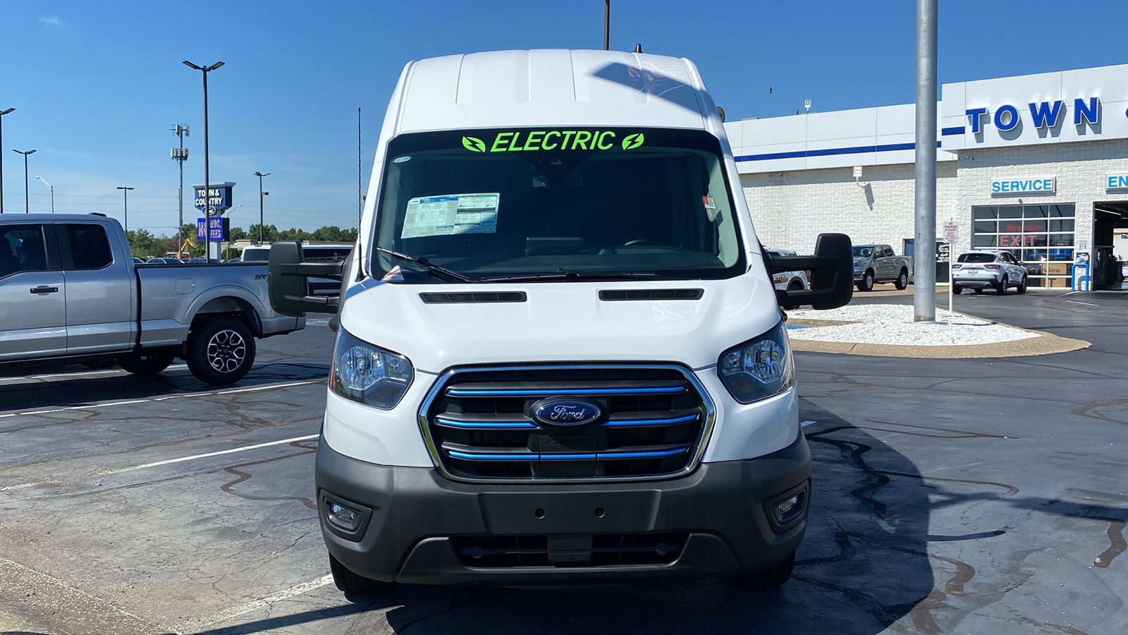 2023 Ford E-Transit Cargo Van  37
