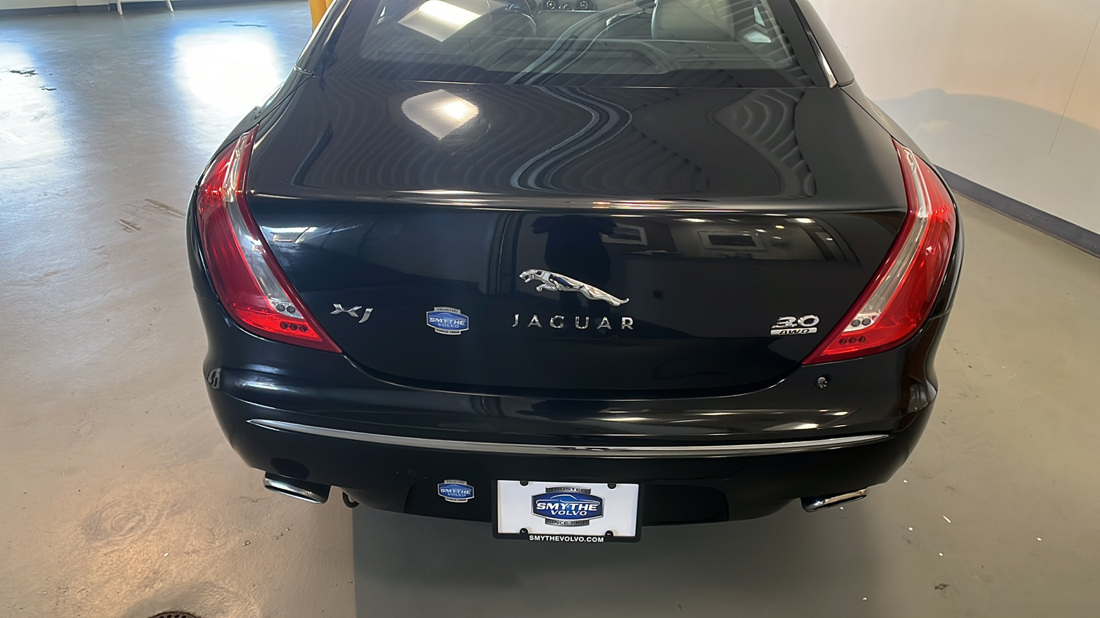 2013 Jaguar XJ Base 4